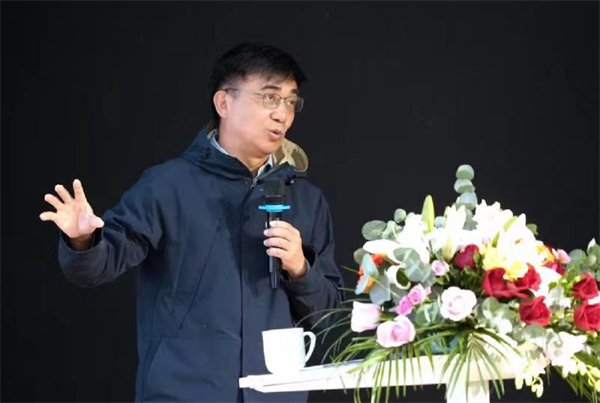 当“数学”遇上“艺术” 中科院院士走进蓝润天使学校