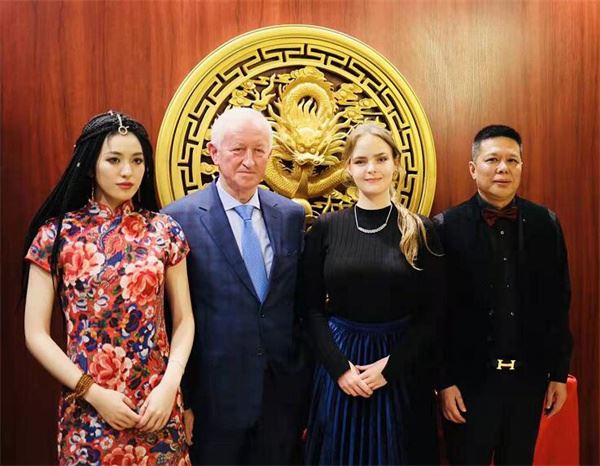 世界和平丝带组织波兰总干事杜国勇拜会第八届欧洲议会副主席