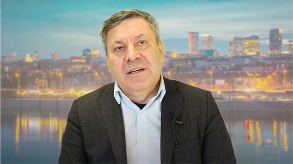 JANUSZ PIECHOCIŃSKI DLA AGENCJI XINHUA