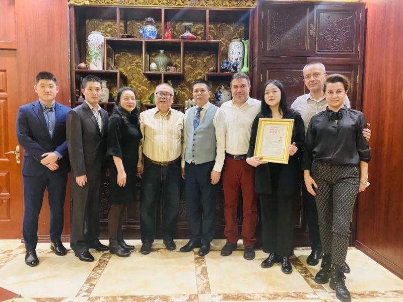 斯特拉斯堡大学学联主席熊晶晶担任“一带一路”国际日法国志愿者总队长