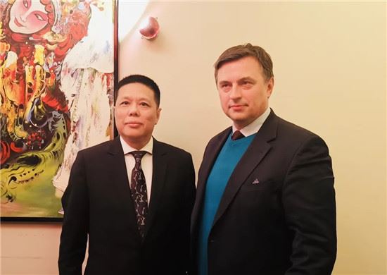 世界和平丝带组织副秘书长杜国勇拜会欧盟喀委副主席达维德