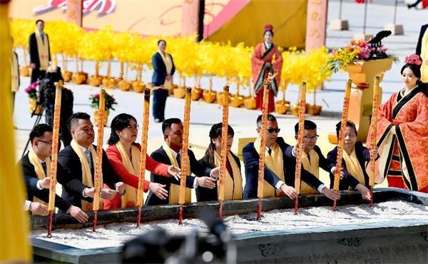 全球华人“云”聚故里拜轩辕！壬寅年黄帝故里拜祖大典举行