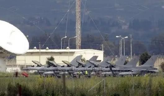 波兰总理：准备为北约建立永久军事基地