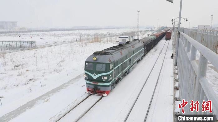 中欧班列驶往波兰马拉舍维奇