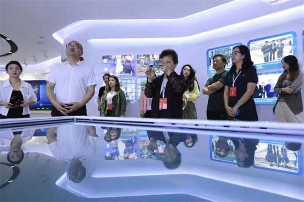 发力转型升级 海外华文媒体触摸老工业城市“新脉搏”