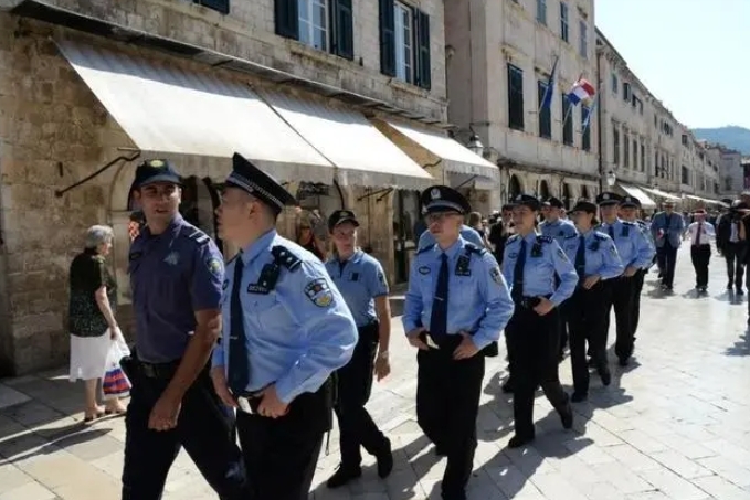 中国警察将应邀赴匈牙利开展街头巡逻活动 