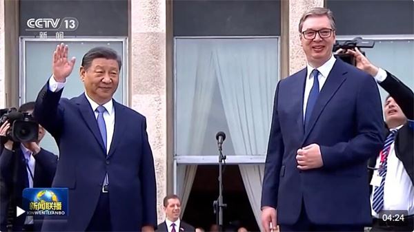 习近平同塞尔维亚总统武契奇举行会谈