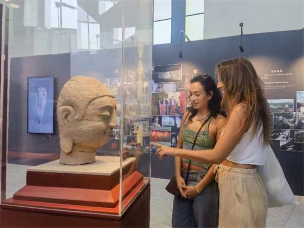 流失海外的天龙山石窟数字造像在希腊展出