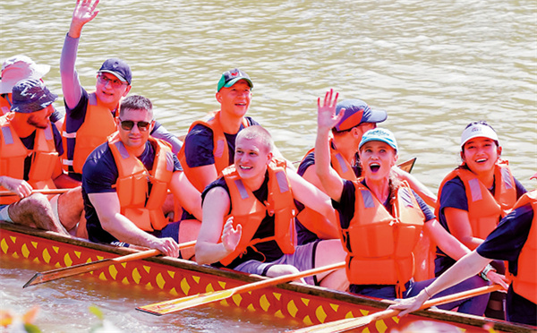 粵港澳龍舟深圳競渡　港隊狂飆奪冠