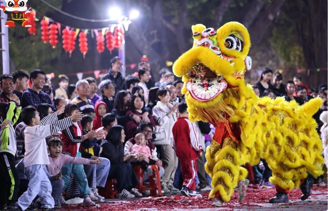 图集｜广州白云南岭村：醒狮助兴贺元宵，筵开850席宴宾客