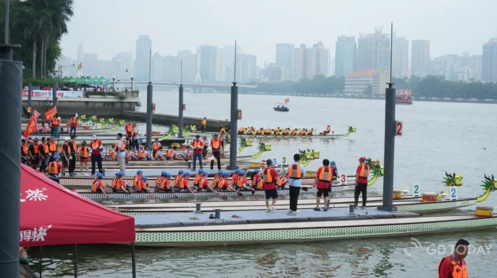 Global flock to GZ for dragon boat regatta kickoff