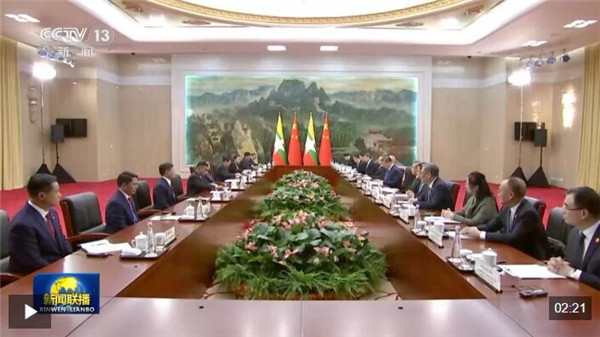 习近平会见缅甸代总统敏昂莱