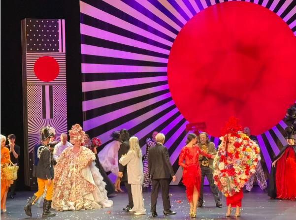 罗马尼亚现代舞台剧《旅途Călătoria》在国家大剧院演出成功