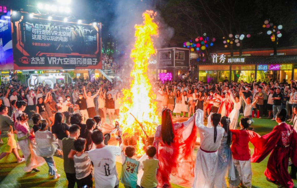 外国游客扎堆来华过春节，广东接住“泼天流量”