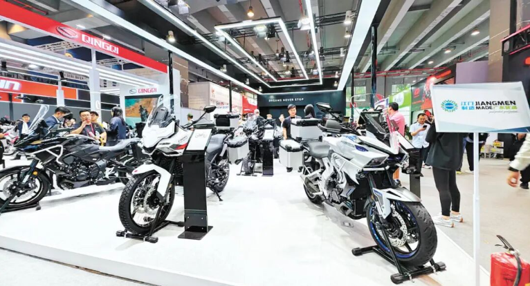 张雪机车夺冠背后，广东摩托产业提速“换道超车”