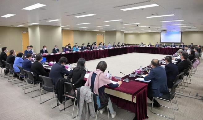 △特区政府多名官员于上周召开会议讨论疫苗事宜