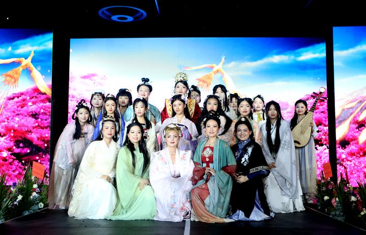 全非洲华人妇女联合总会隆重举办第七届理监事会就职典礼 全非洲华人妇女联合总会隆重举办第七届理监事会就职典礼