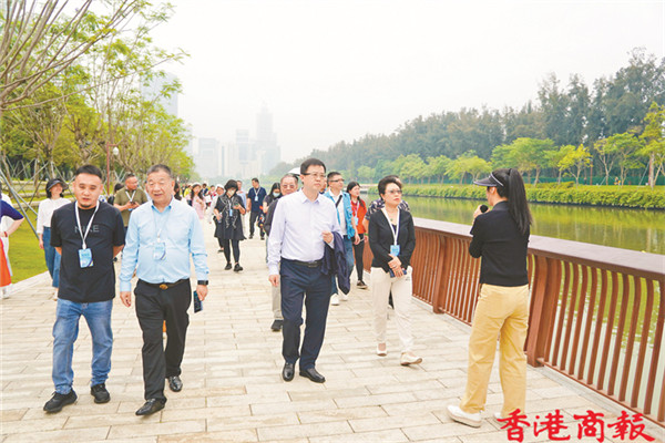 2024世界華文媒體社長總編輯深圳行｜漫步生態長廊 領略山海連城
