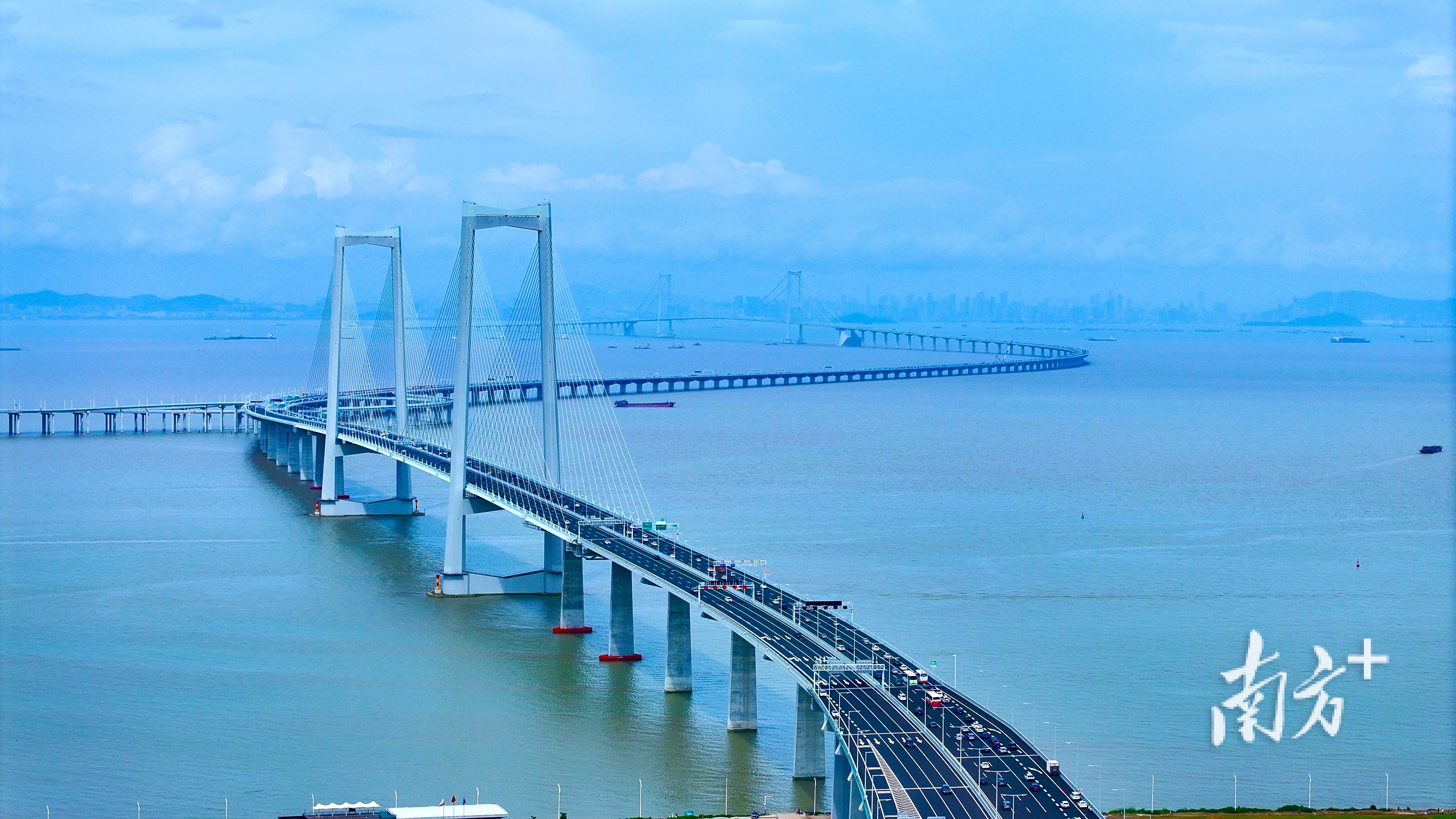 深中通道车流量累计突破1000万